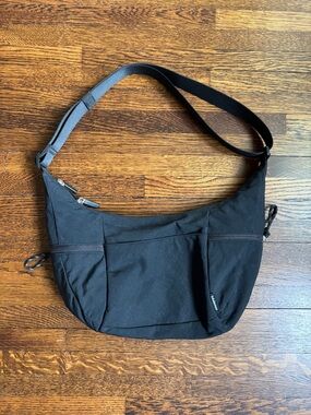 Lululemon crossbody